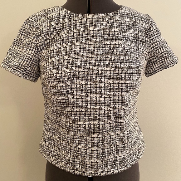 Express Crop Woven Top - Picture 1 of 4